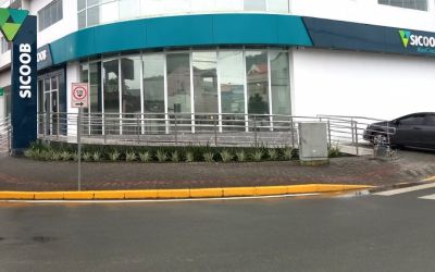 Agência do Sicoob MaxiCrédito de Luiz Alves inaugura em novo espaço