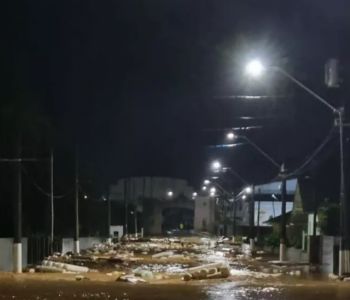 Chuva castiga a cidade de Rodeio, deixando mortos e desaparecidos