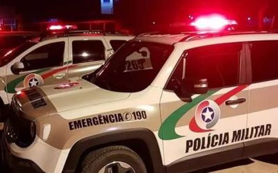Adolescente é apreendido após fazer ameaça de ataque conta escola em Schroeder