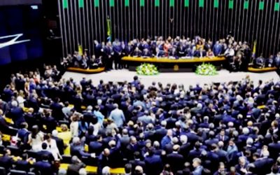 Deputado mais votado em 2018 fica de fora e catarinenses mudam a metade dos deputados federais